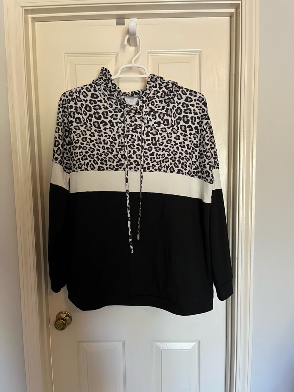 Women’s Leopard Colorblock Hoodie Sweatshirt - Black & White
